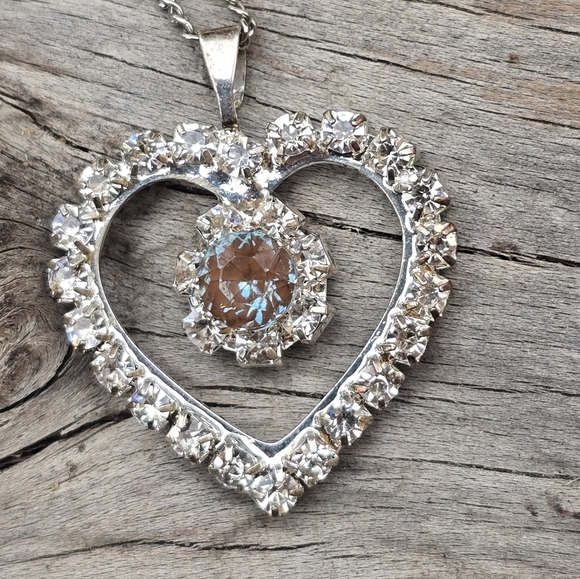Antique Victorian Clear rhinestone heart pendant with saphiret center stone - Picture 4 of 10